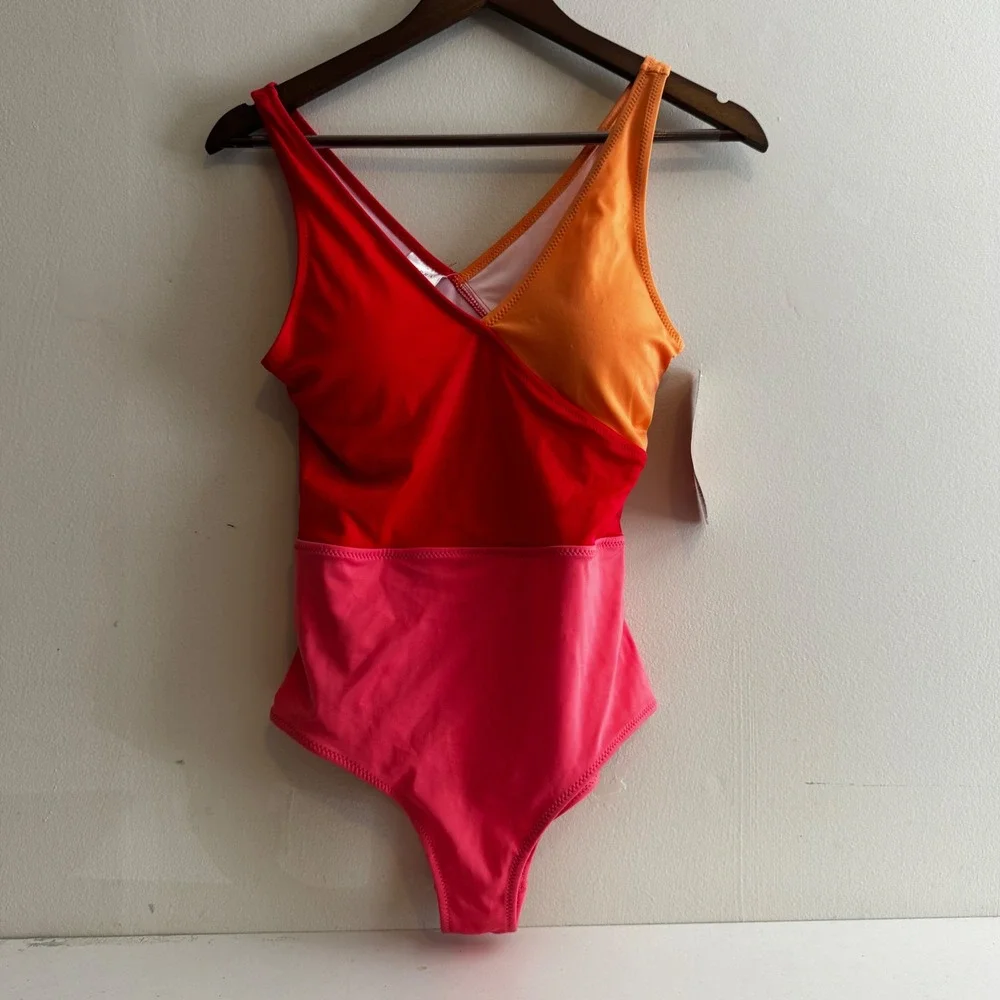 NWT Serra Women's Pink Orange Red Colorblock One Piece Swimsuit M